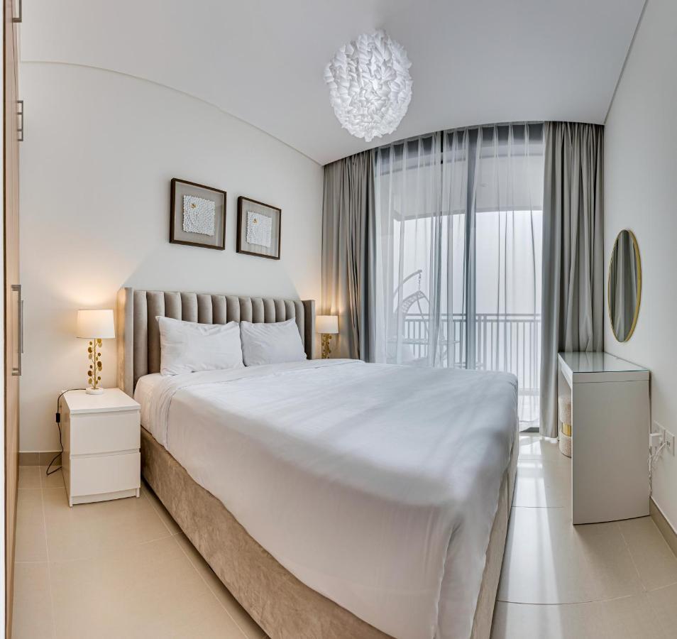 Sea View 2bd In New 52 42 Tower Marina Dubai
