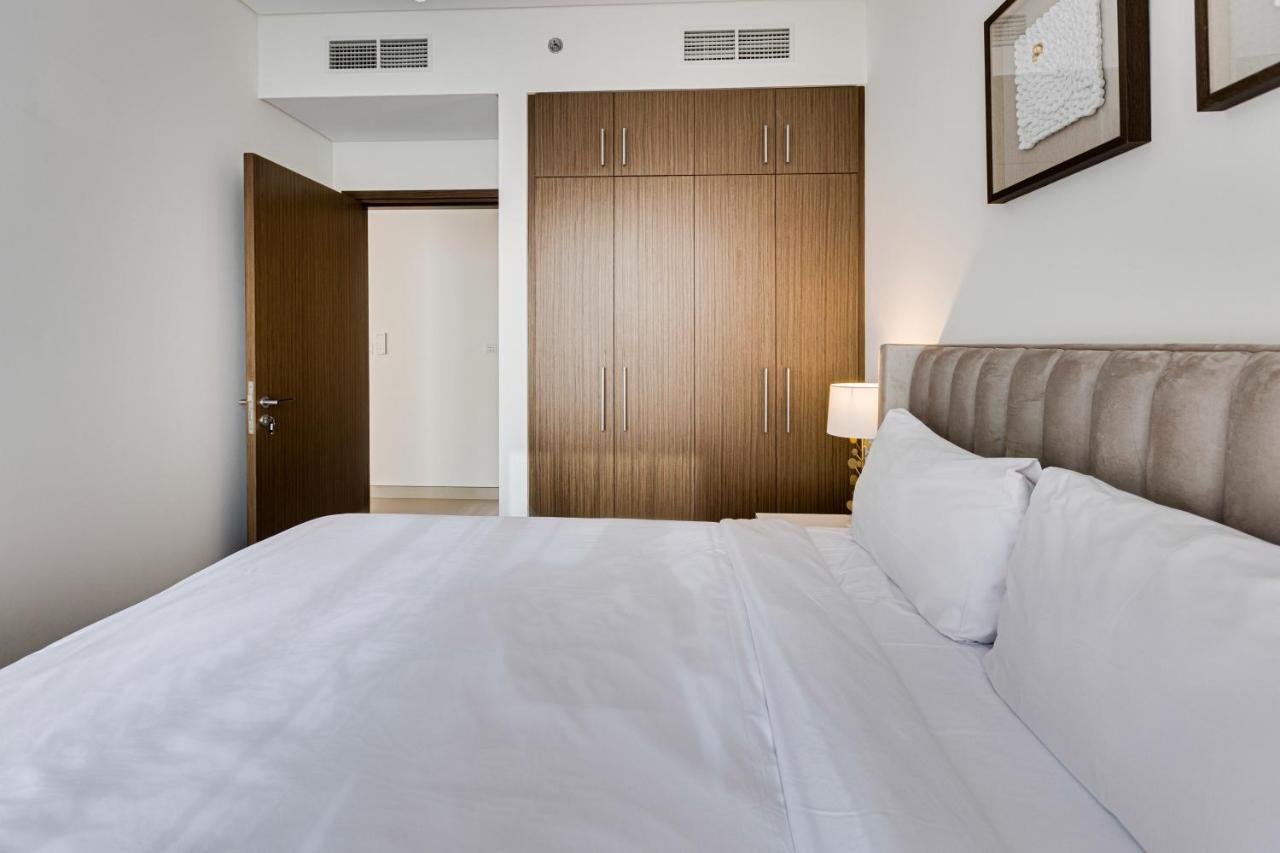 Sea View 2bd In New 52 42 Tower Marina Apartment