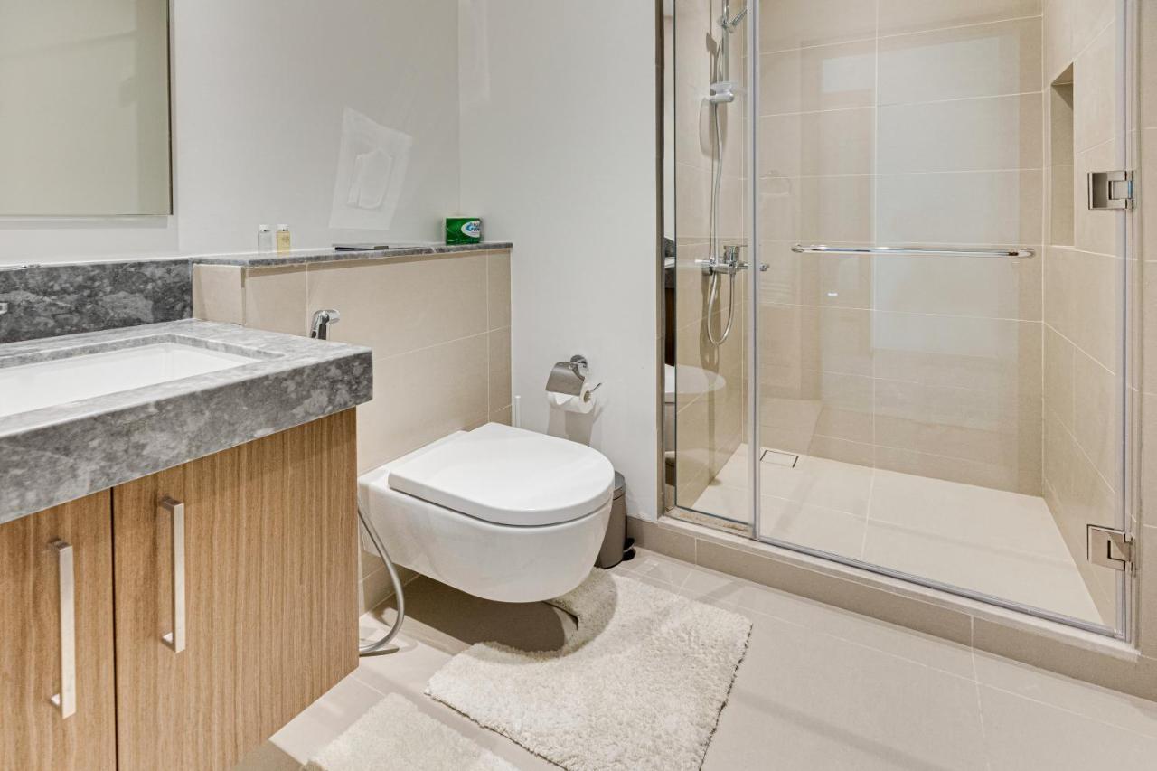 Apartment Sea View 2bd In New 52 42 Tower Marina Dubai
