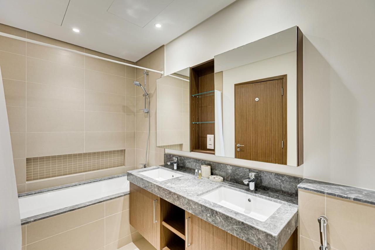 Sea View 2bd In New 52 42 Tower Marina Apartment